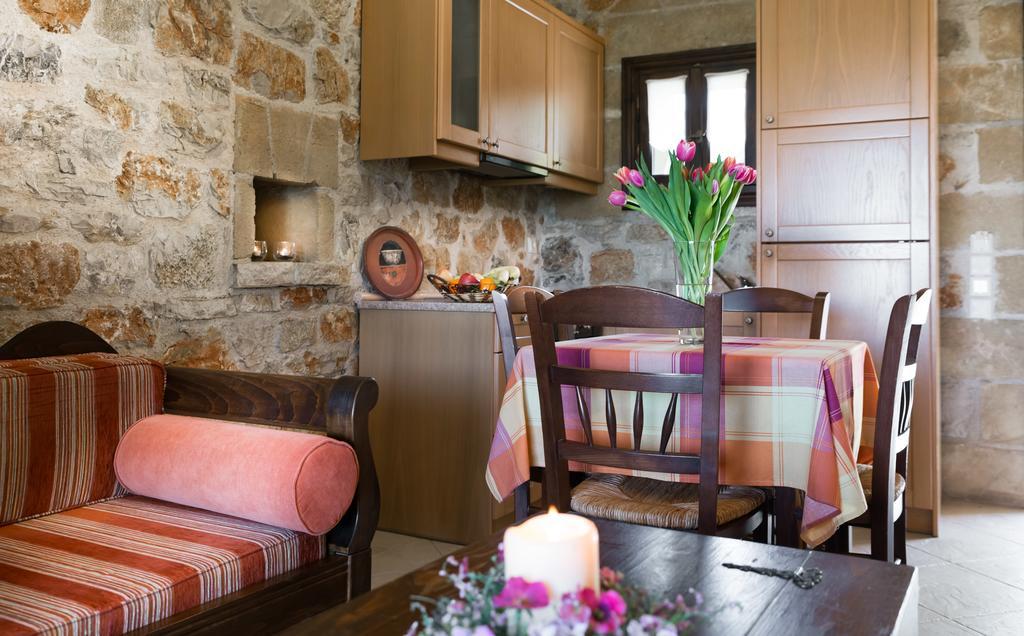 Klymeni Traditional Homes نافبليو المظهر الخارجي الصورة