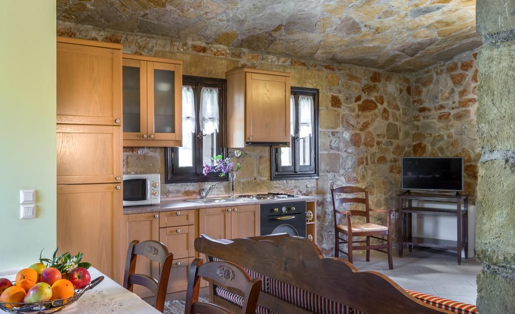Klymeni Traditional Homes نافبليو المظهر الخارجي الصورة