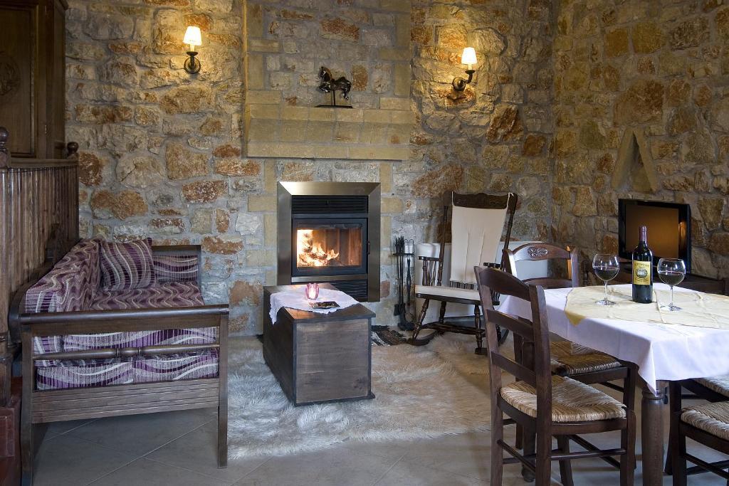 Klymeni Traditional Homes نافبليو الغرفة الصورة